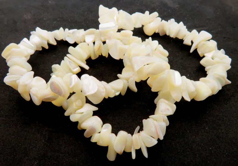 Mother of Pearl Gemstone Premium Chip Bracelet