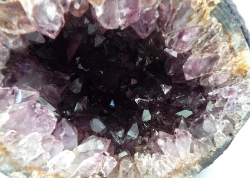 Amethyst Gemstone Geode Cave 01