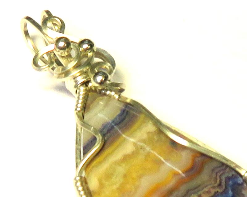 Coloured Agate Silver Plated Wire Wrapped Pendant 20
