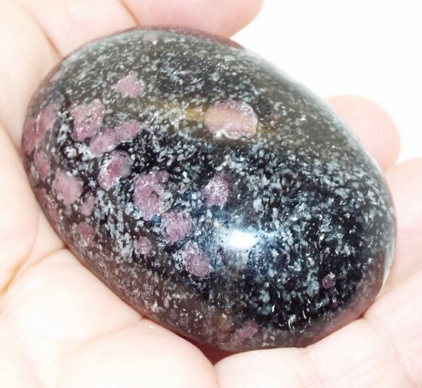 Spinel In Matrix Palmstone Pebble 1