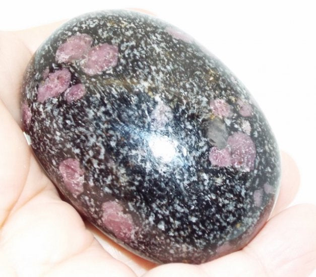 Spinel In Matrix Palmstone Pebble 2