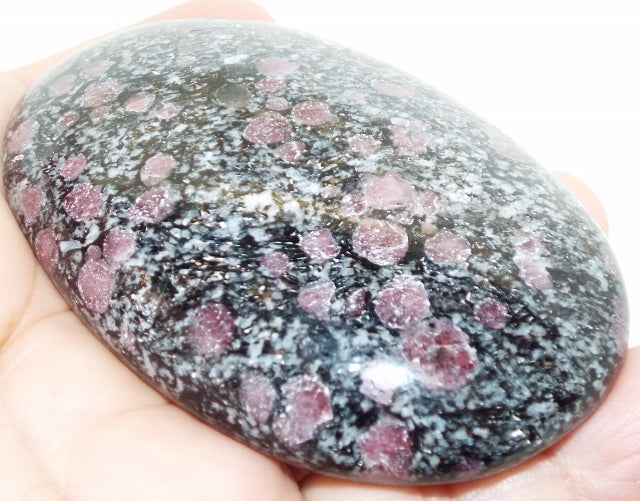 Spinel In Matrix Palmstone Pebble 5