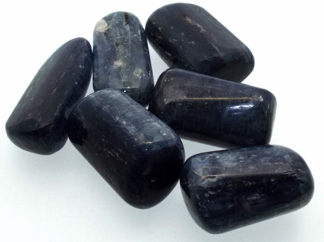 1 x Large Kyanite Tumblestone