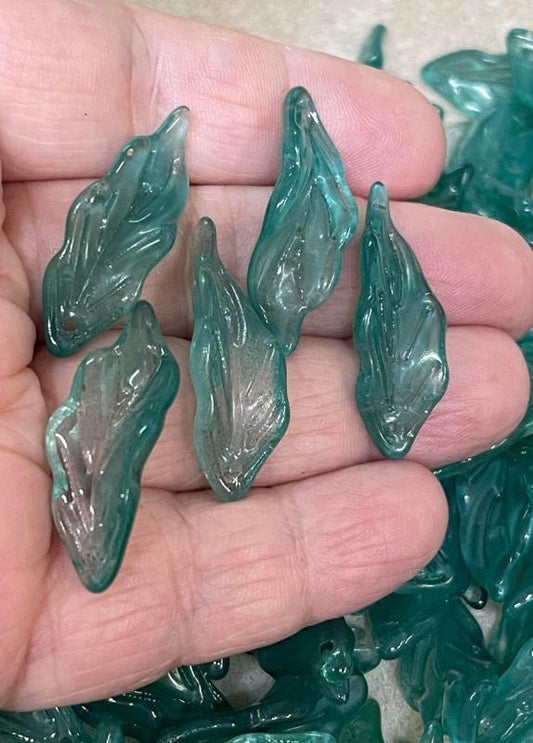 5x Green Glass 34mm Leaf Beads