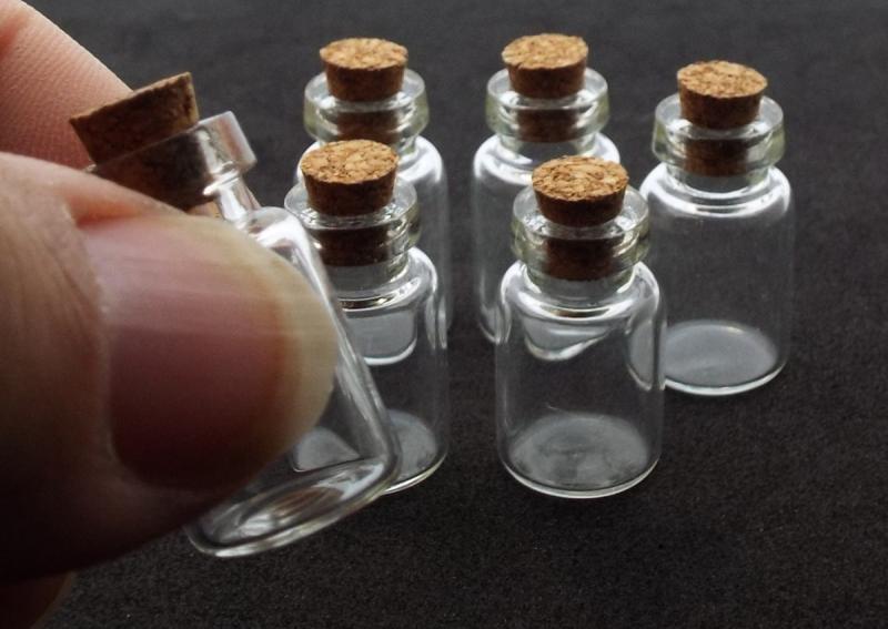 6x Clear Fillable Empty Glass Witch Charm Bottles