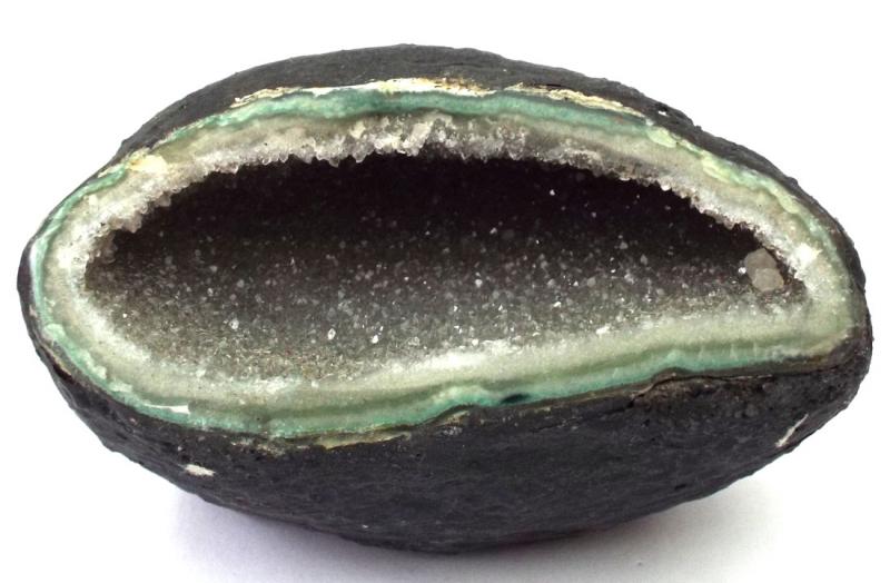 Amethyst Mini Gemstone Geode Cave 03