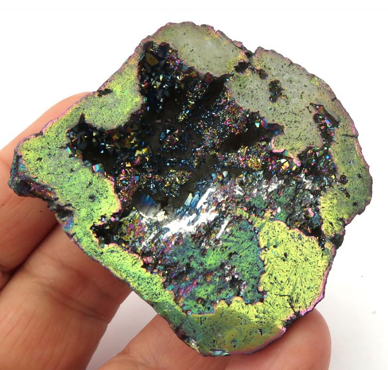 Titanium Aura Quartz Geode Half 01