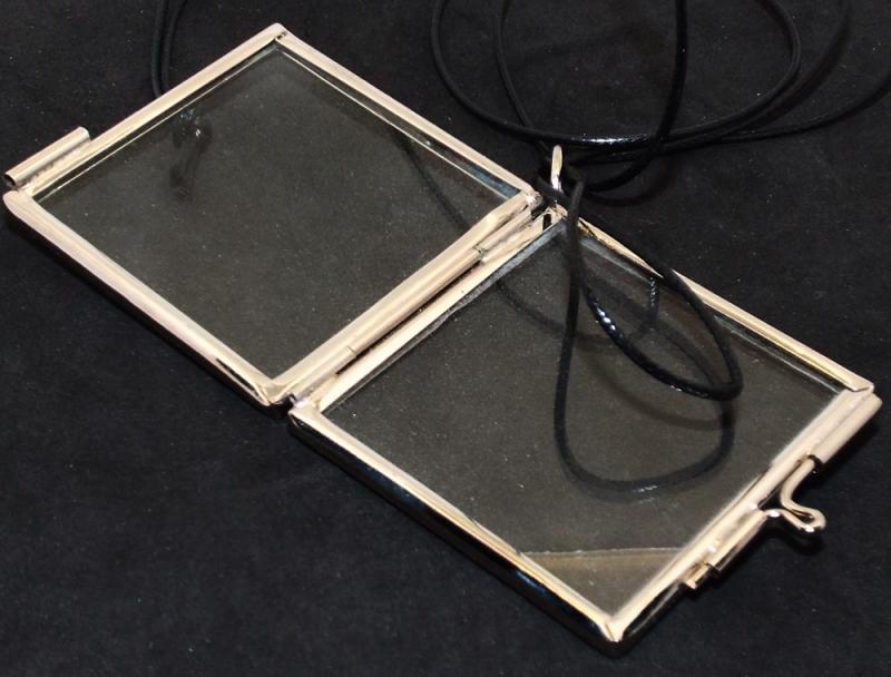 Glass Memory Diagonal Pendant