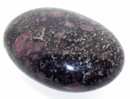 Spinel In Matrix Palmstone Pebble 8