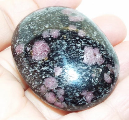Spinel In Matrix Palmstone Pebble 8