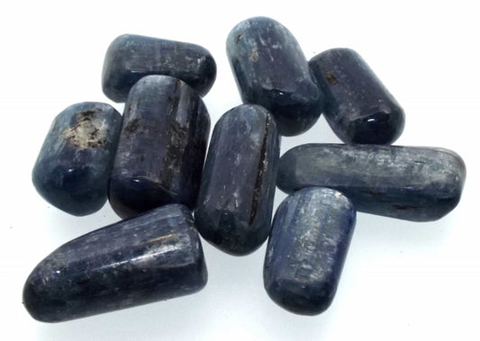 1 x Small Kyanite Tumblestone