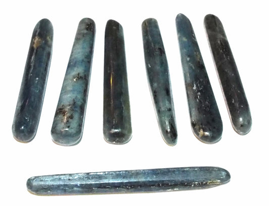 1 x Large Kyanite Tumbled Wand
