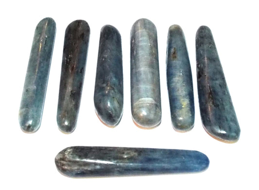 1 x Medium Kyanite Tumbled Wand