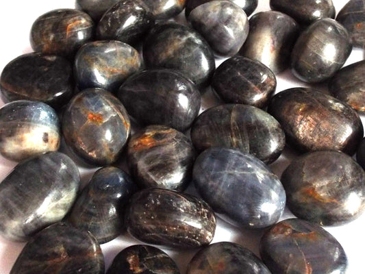 1 x Medium Sapphire Tumblestone