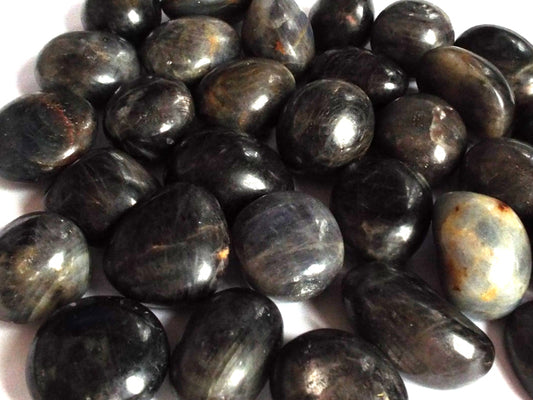 1 x Small Sapphire Tumblestone